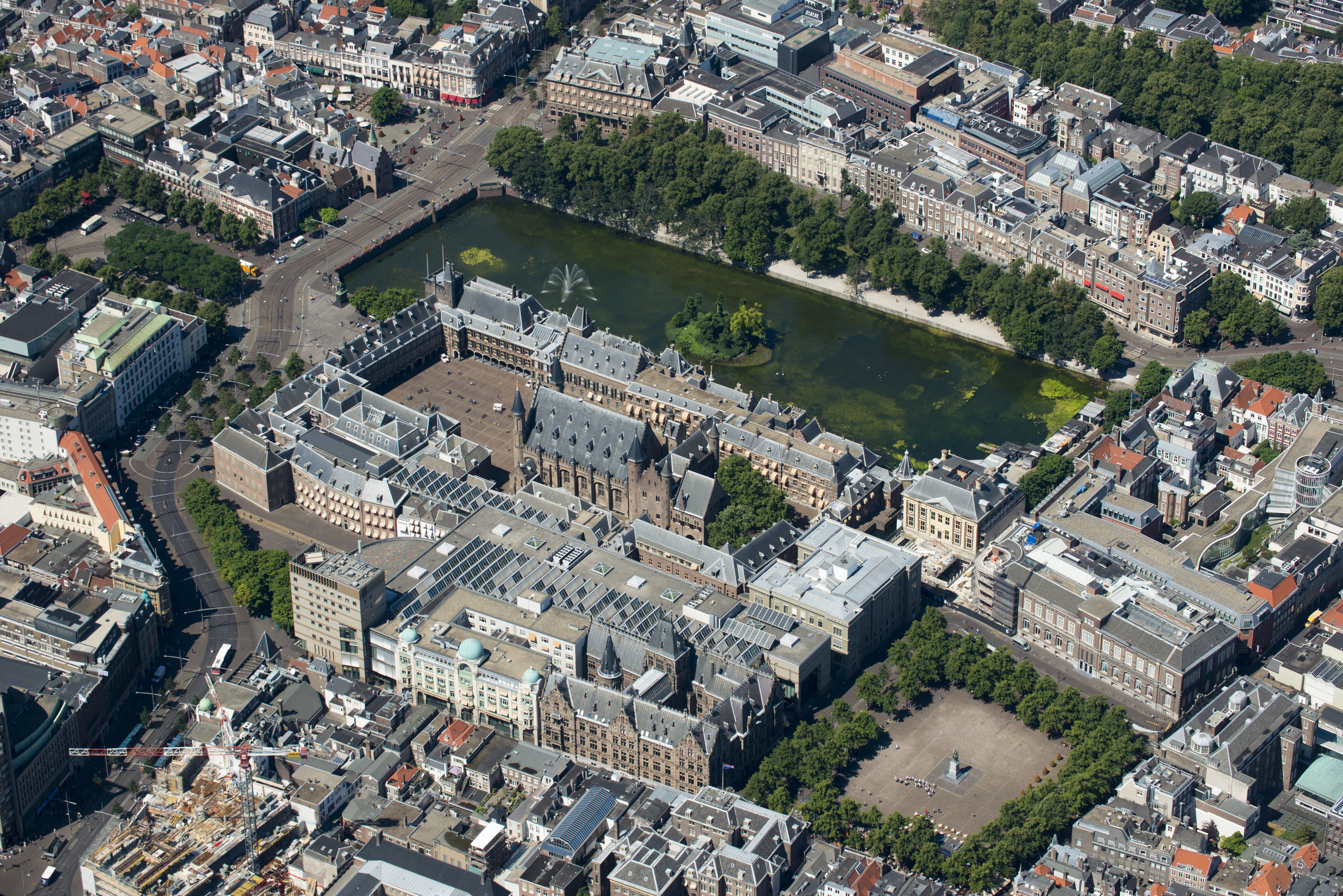 Eerste en Tweede Kamer: een ander kiesstelsel en een andere taakverdeling